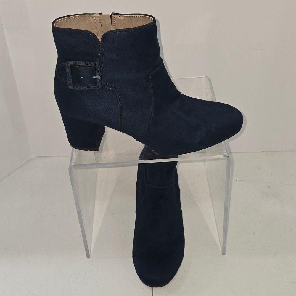 White Mountain Calisi Navy Blue Faux Suede Ankle Boots W25955 Size 7.5M Buckle